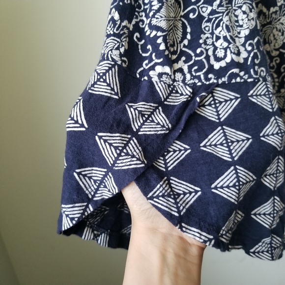 Lucky Brand Women's Sleeveless Embroidered blouse - Picture 5 of 7